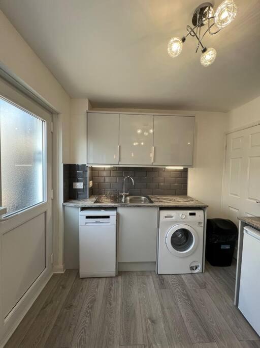 Welsh Getaway Home No 2 - 10 Mins To Bike Park Wales Merthyr Tydfil Bagian luar foto