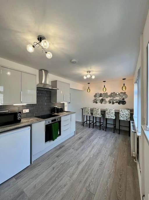Welsh Getaway Home No 2 - 10 Mins To Bike Park Wales Merthyr Tydfil Bagian luar foto
