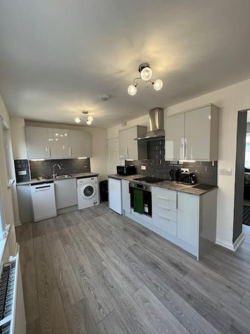 Welsh Getaway Home No 2 - 10 Mins To Bike Park Wales Merthyr Tydfil Bagian luar foto